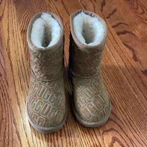 Girls Ugg boots size 10